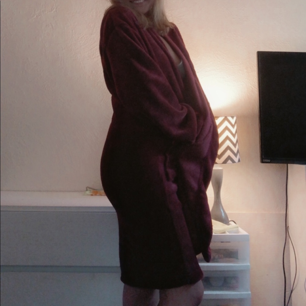 Soft Red Robe w/ Hood - Picture 4 of 7